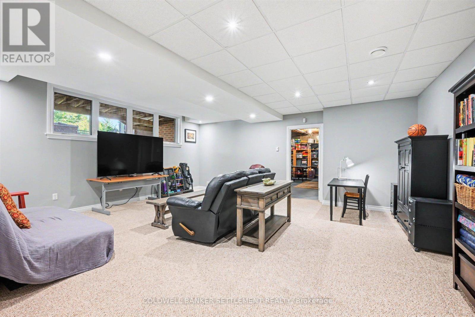 8 TAGGART CRESCENT, Ottawa. Luxury613. By Peter Sagos - Image 35