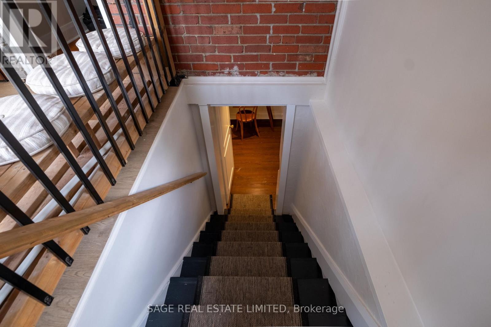 74 BARRINGTON AVENUE - Image 33