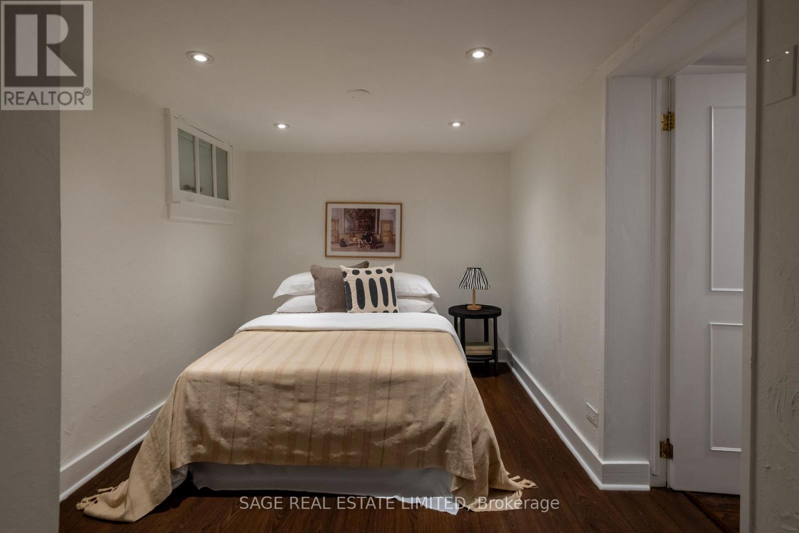 74 BARRINGTON AVENUE - Image 34