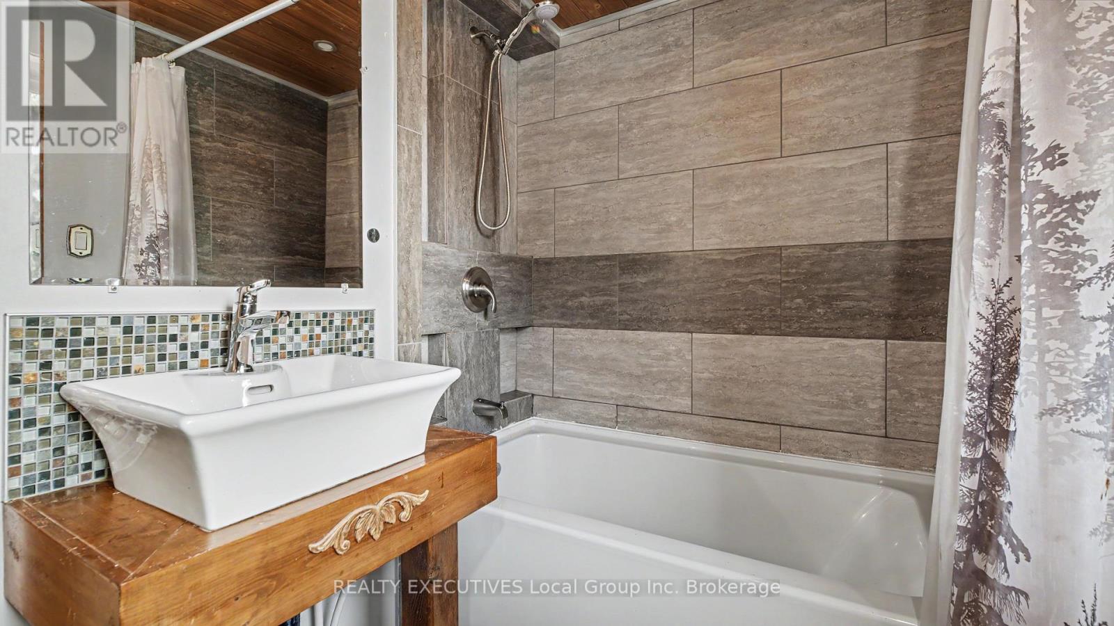 728 REYNOLDS STREET - 17