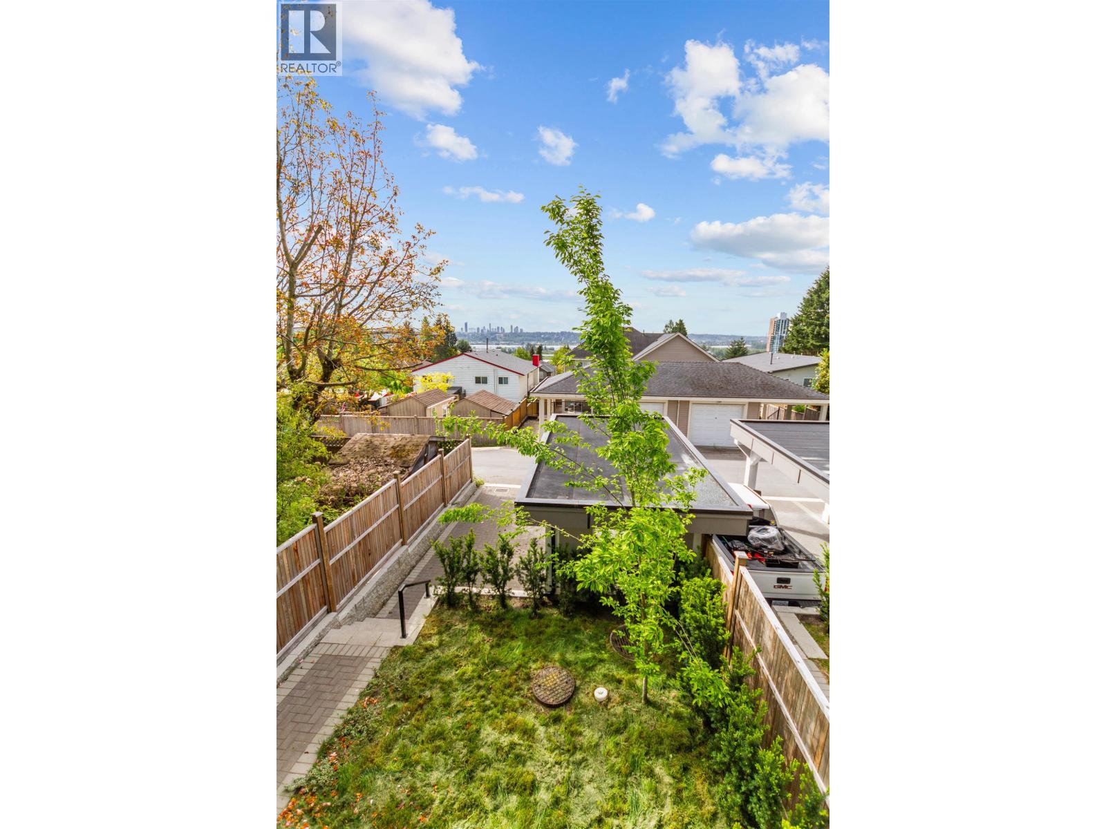 101 954 EDGAR AVENUE, Coquitlam