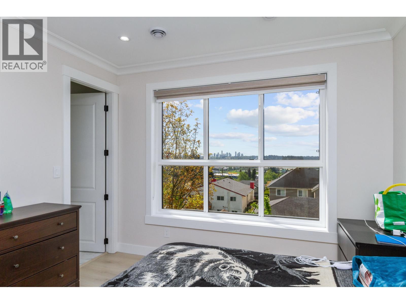 101 954 EDGAR AVENUE, Coquitlam