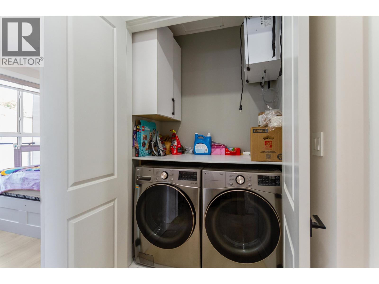 101 954 EDGAR AVENUE, Coquitlam