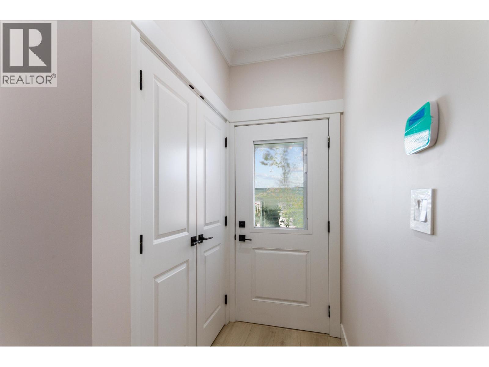 101 954 EDGAR AVENUE, Coquitlam