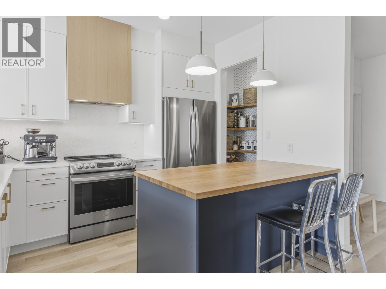 6 1024 GLACIER VIEW DRIVE, Squamish