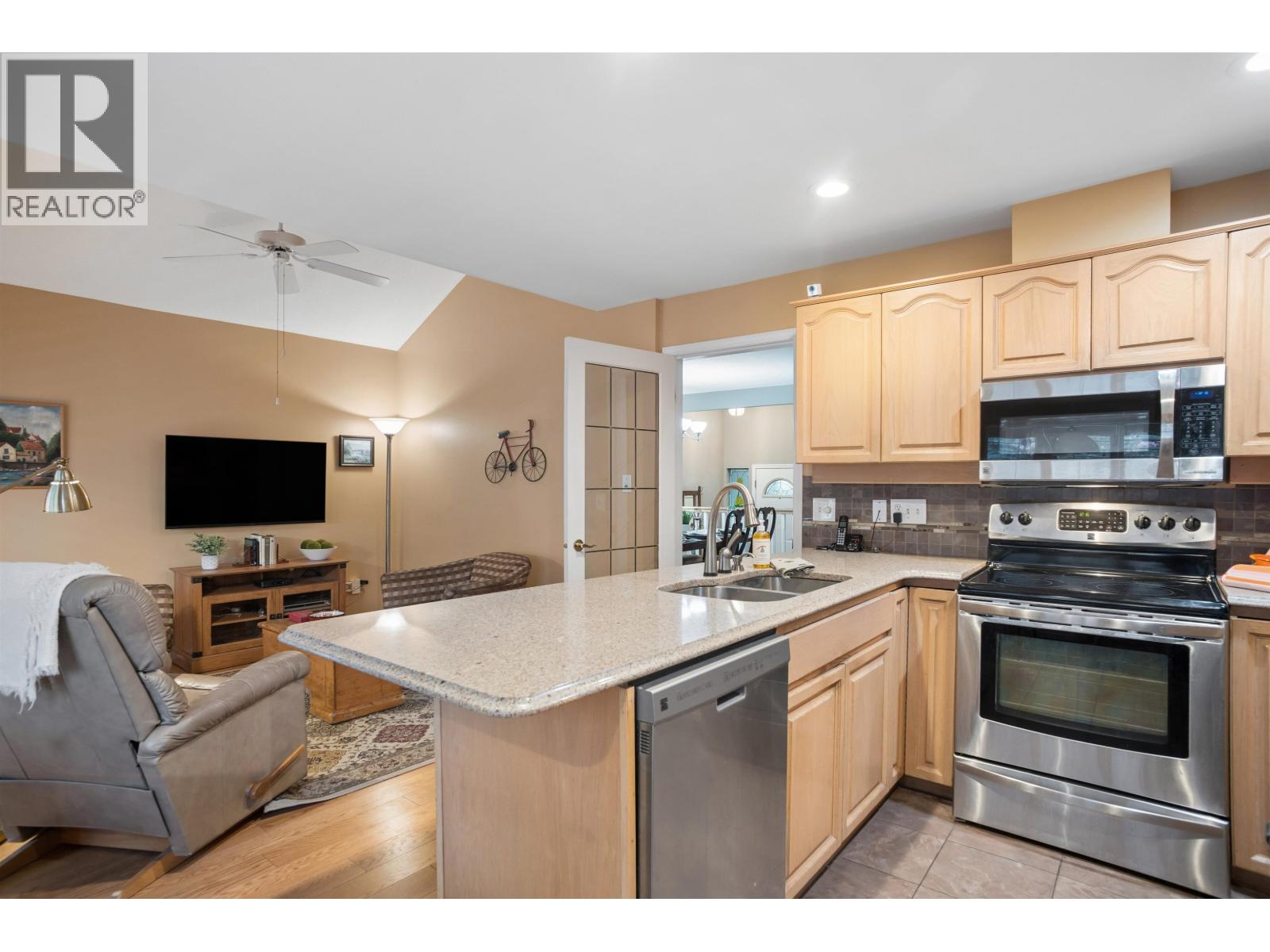 7561 MANITOBA STREET, Vancouver