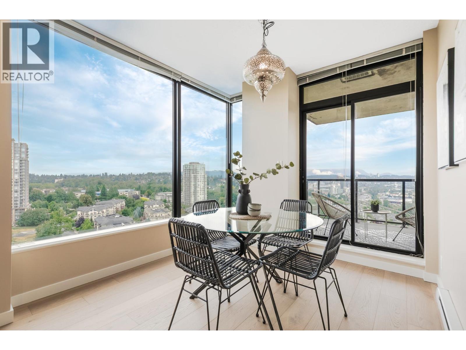 2203 15 E ROYAL AVENUE, New Westminster