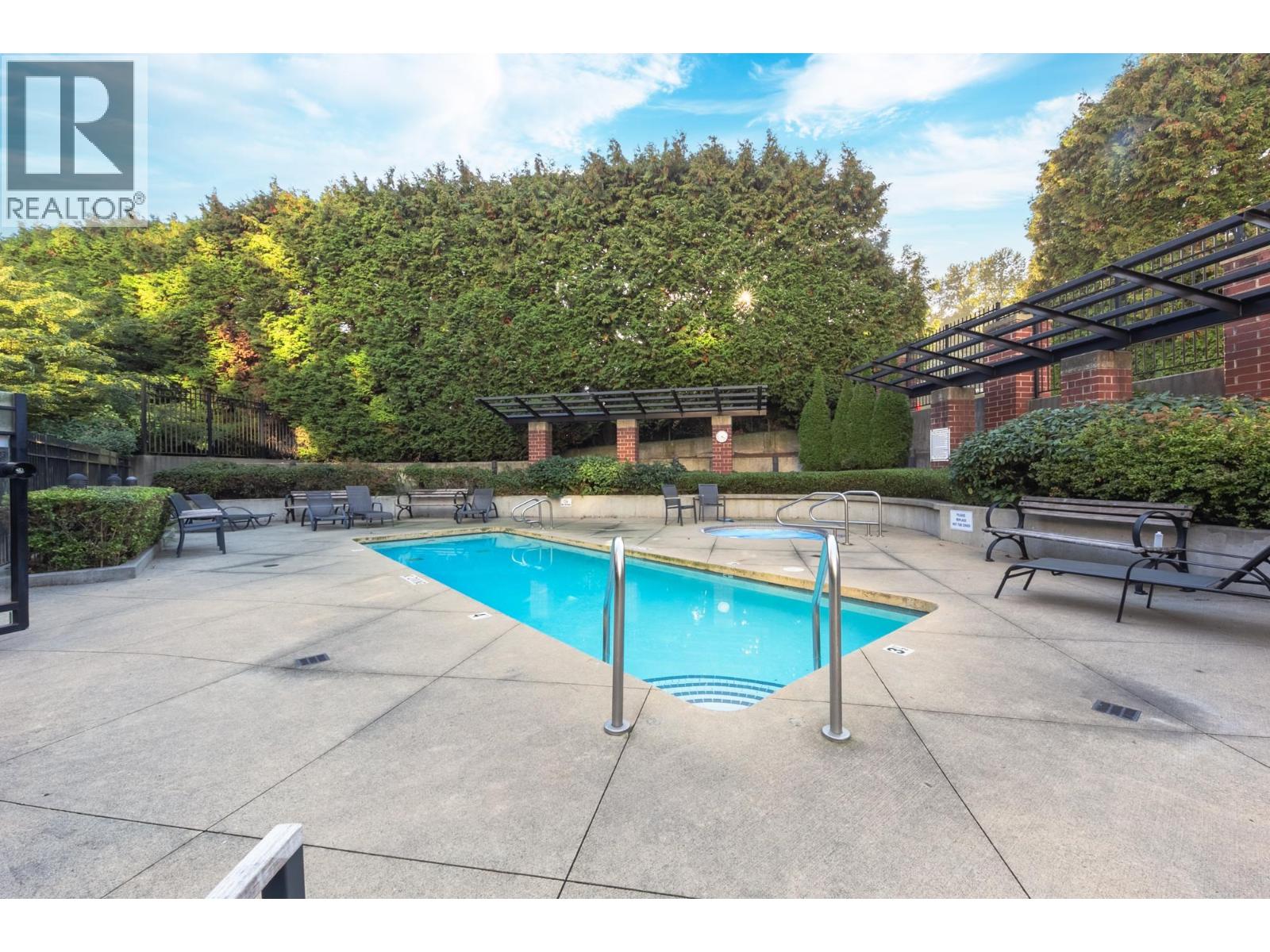 2203 15 E ROYAL AVENUE, New Westminster