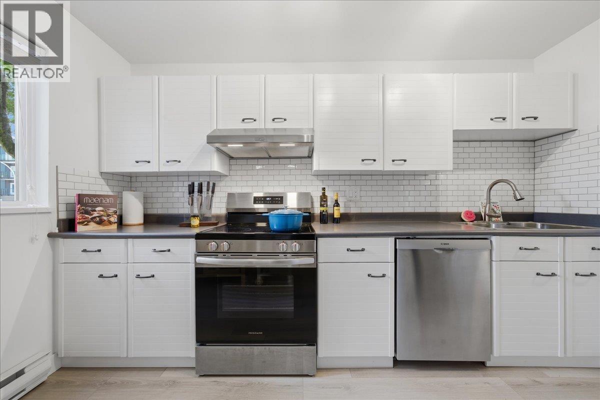104 2339 SHAUGHNESSY STREET, Port Coquitlam