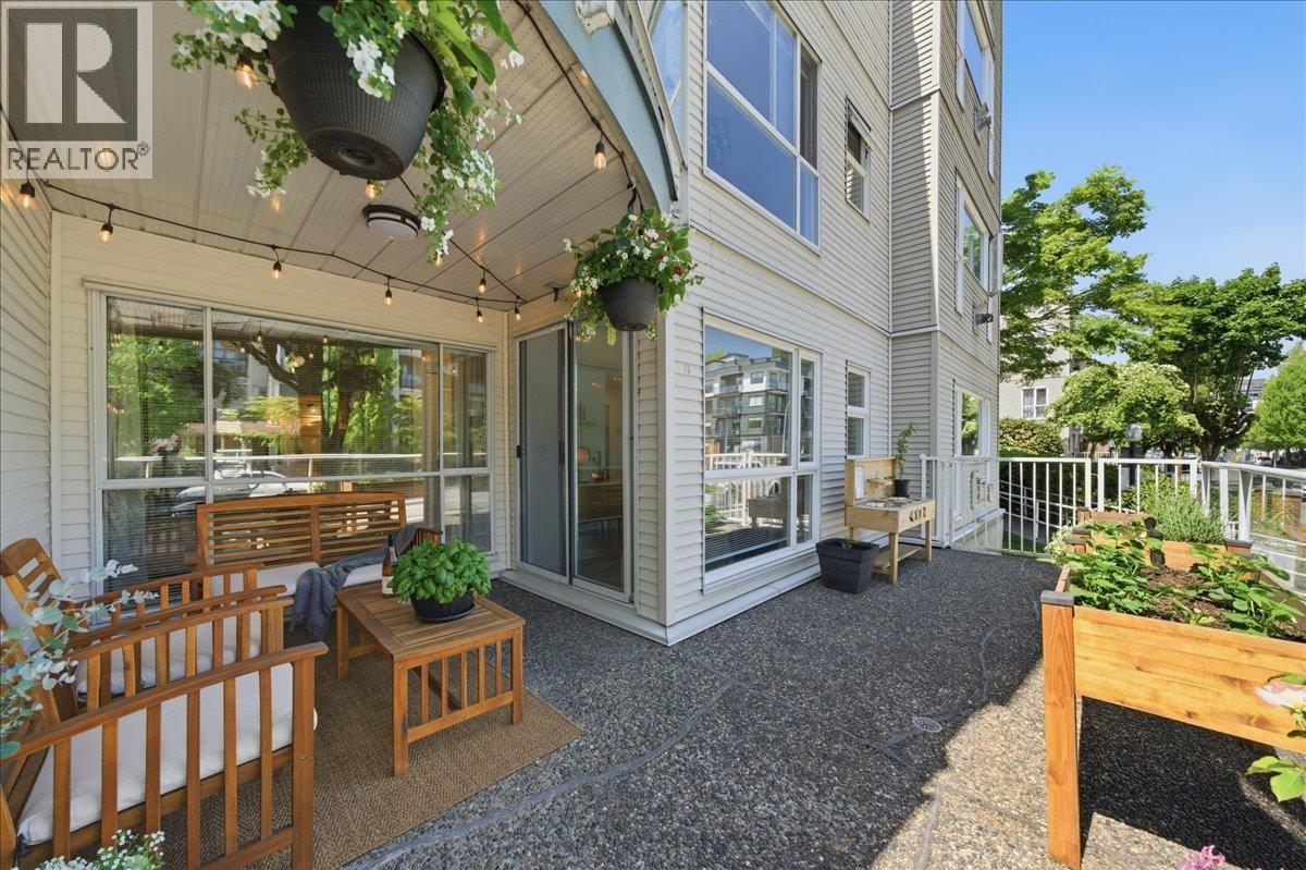 104 2339 SHAUGHNESSY STREET, Port Coquitlam