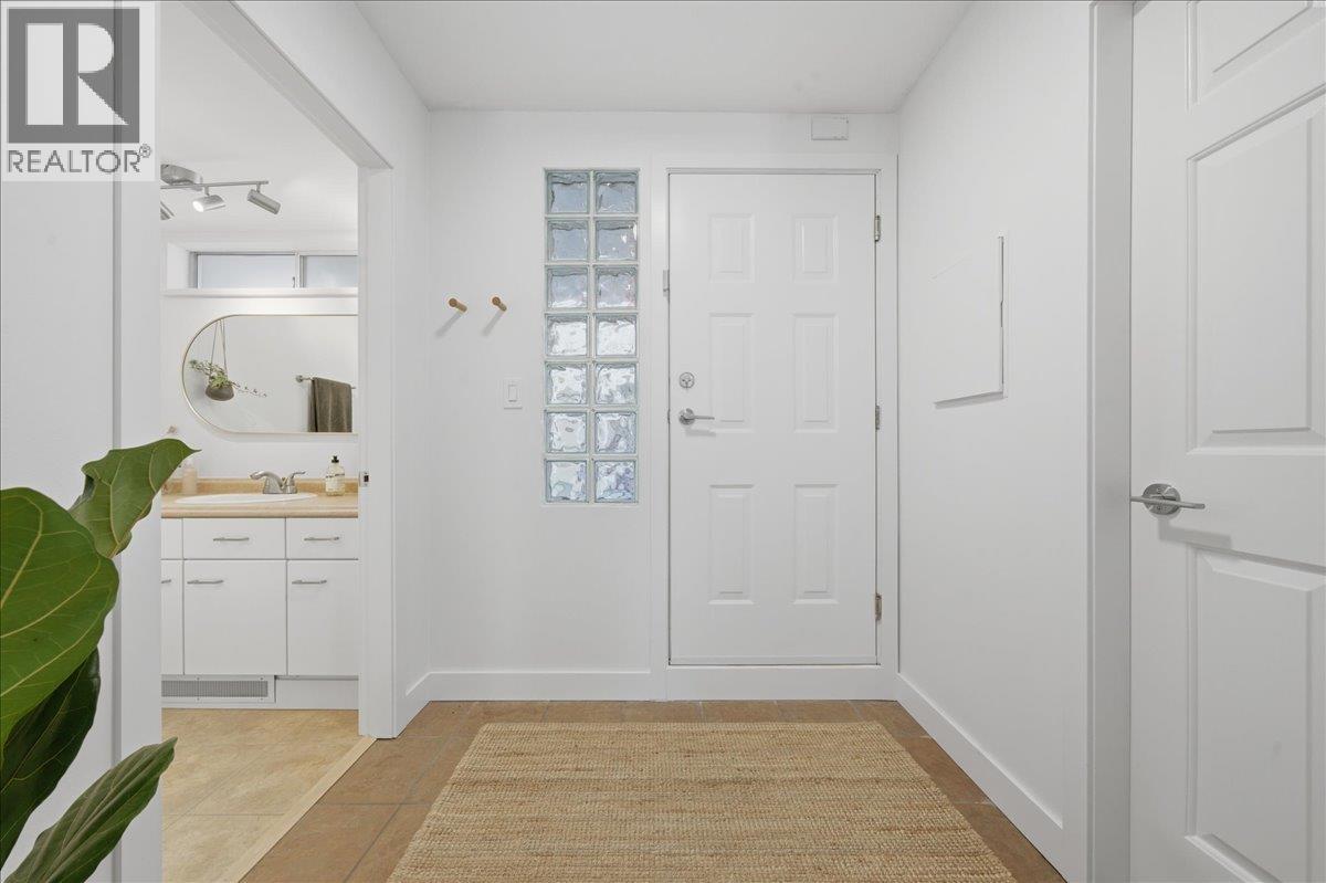 104 2339 SHAUGHNESSY STREET, Port Coquitlam