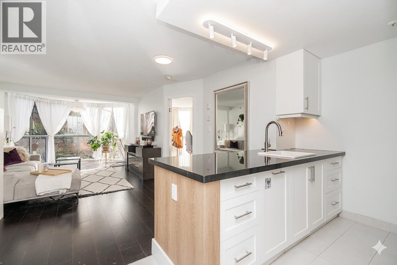 403 811 HELMCKEN STREET, Vancouver — photo 3