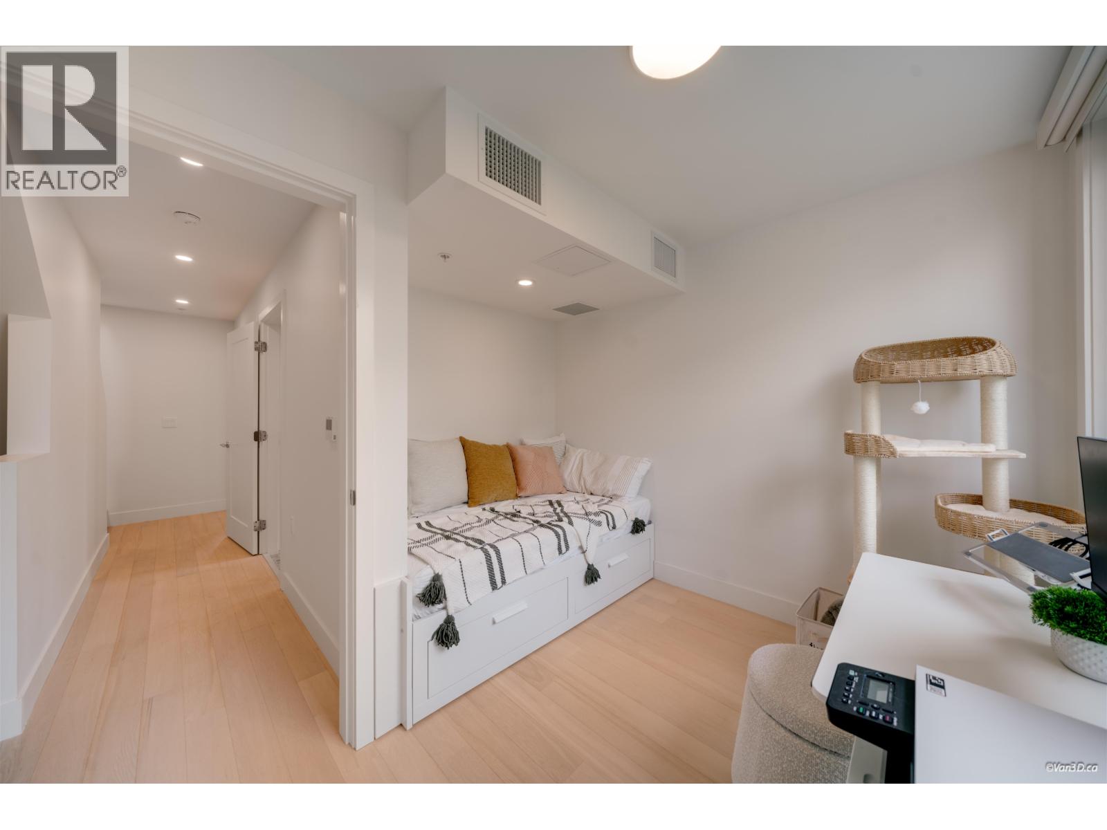 6292 OAK STREET, Vancouver