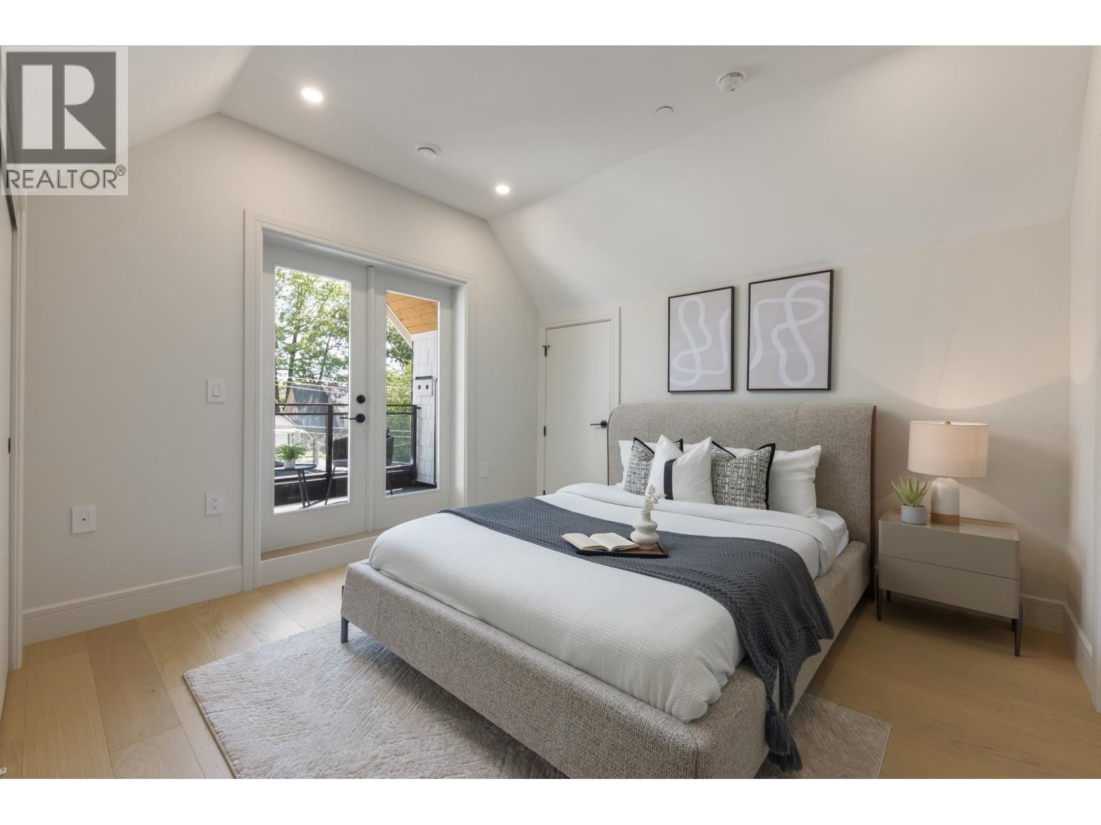 2068 E 1ST AVENUE, Vancouver