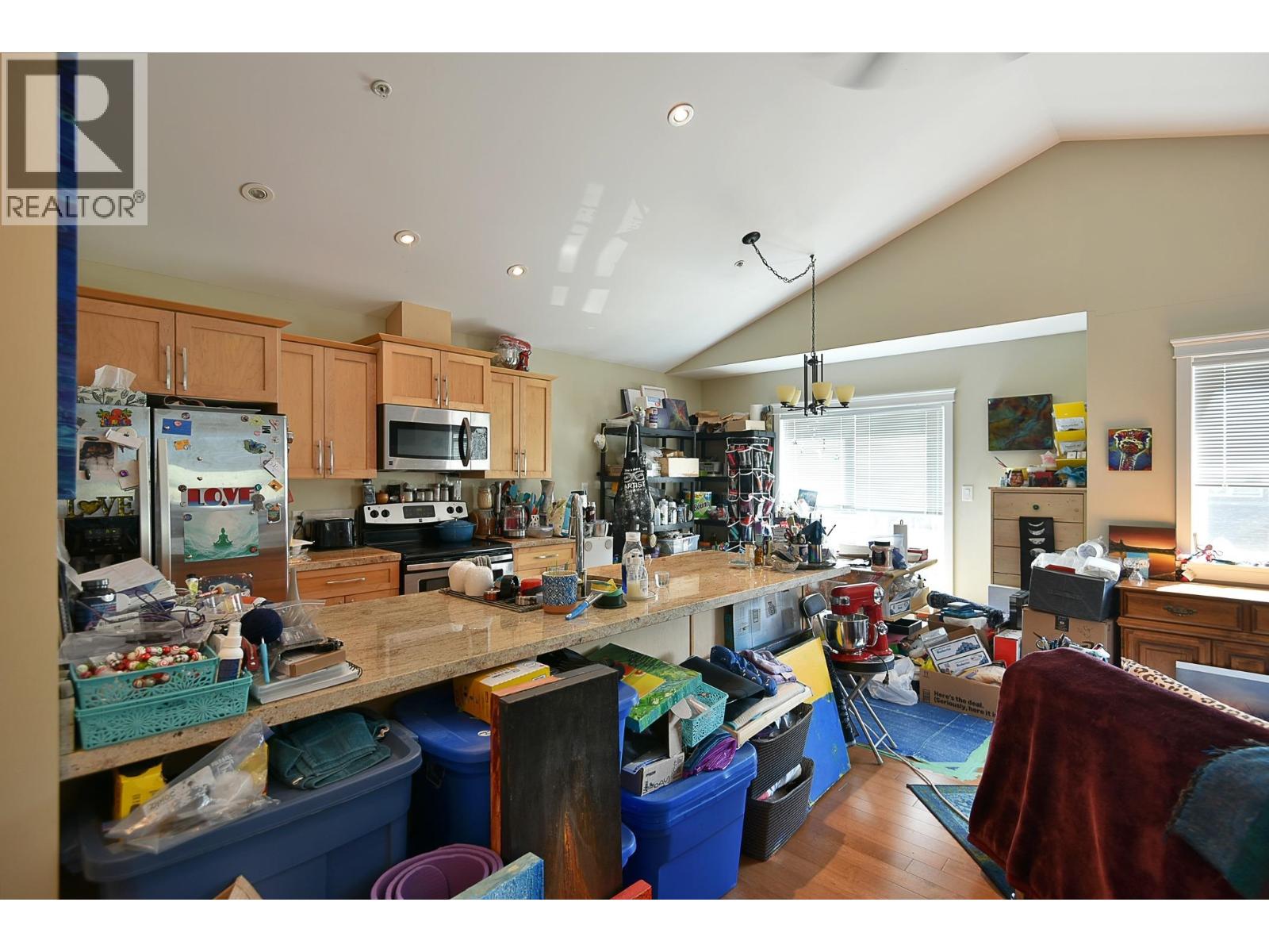 208 518 SHAW ROAD, Gibsons