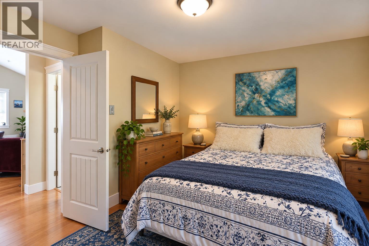 208 518 SHAW ROAD, Gibsons