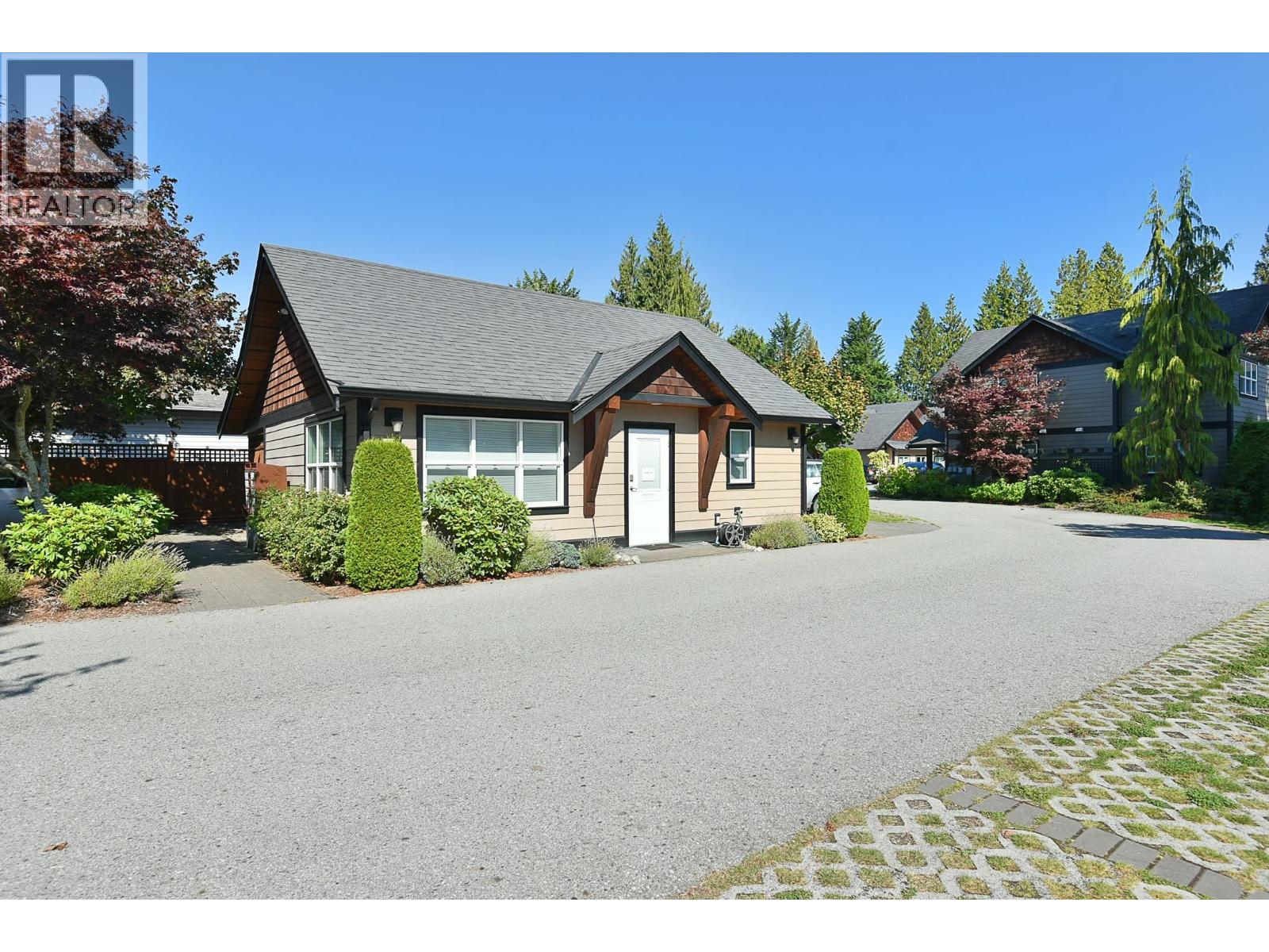 208 518 SHAW ROAD, Gibsons