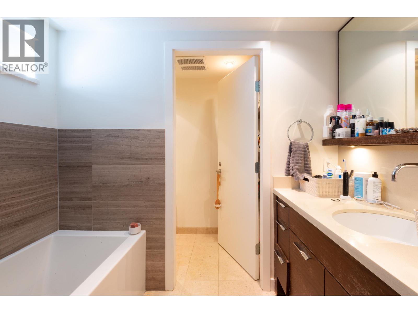 1088 W 7TH AVENUE, Vancouver