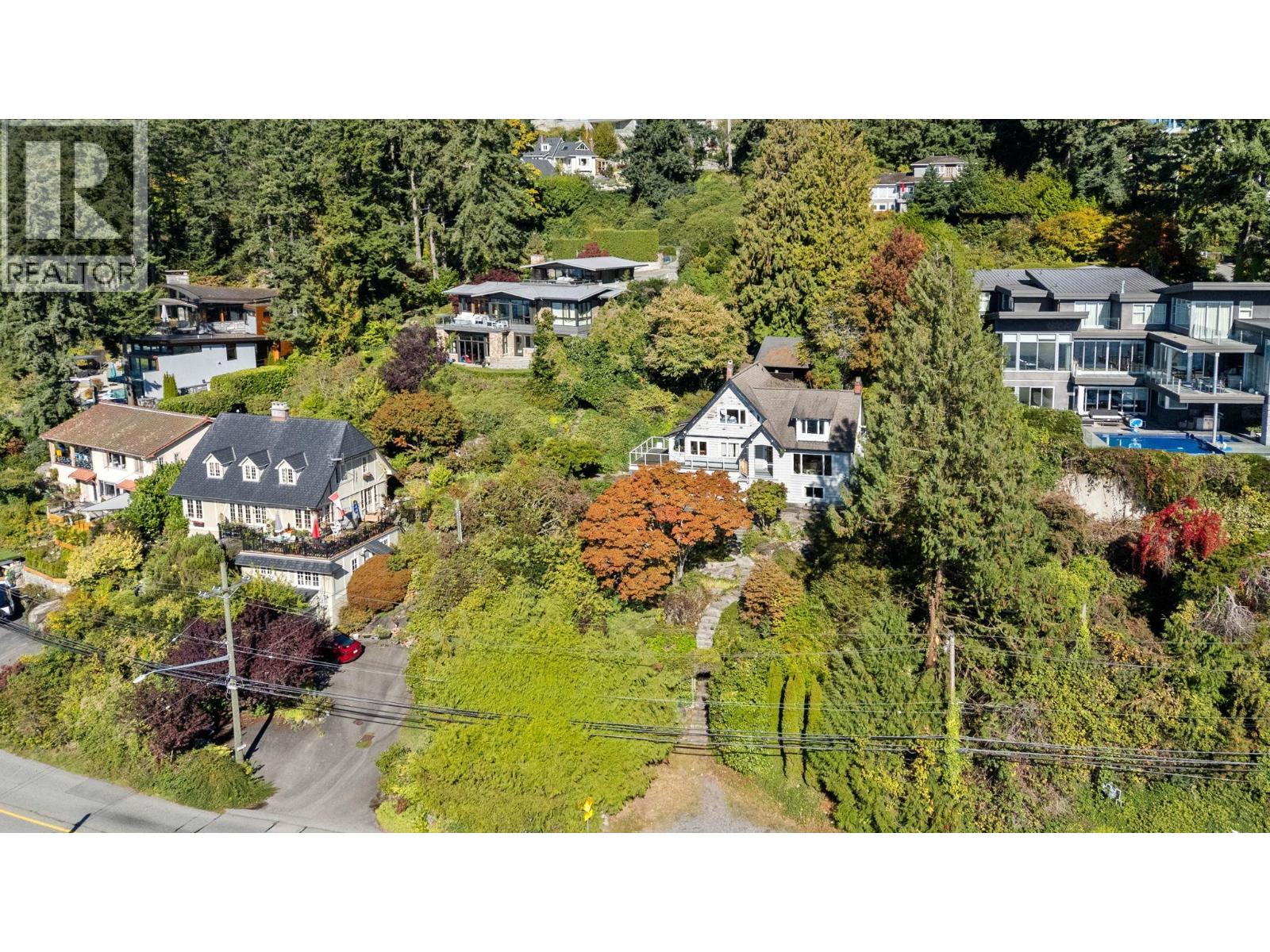 3721 SUNSET LANE, West Vancouver
