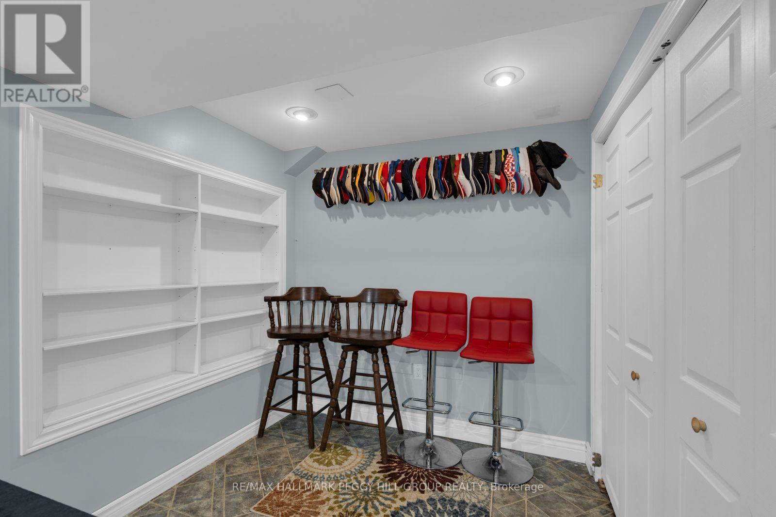 104 LESLIE AVENUE - 12