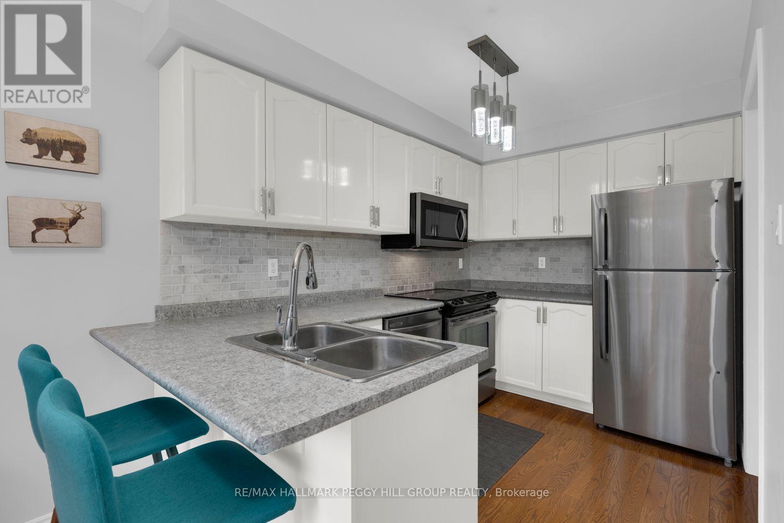 104 LESLIE AVENUE, Barrie (Holly) — photo 2