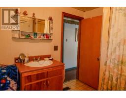 Bedroom - 6502 Highway 3, Lower Woods Harbour, NS B0W2E0 Photo 7