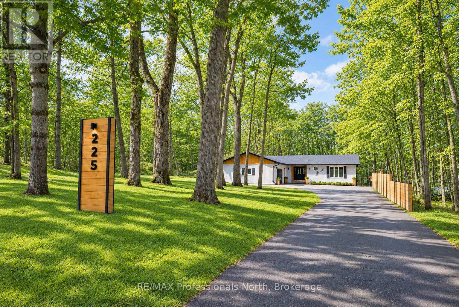 225 BLANCHARD STREET W, Gravenhurst (Muskoka (S)) — photo 4