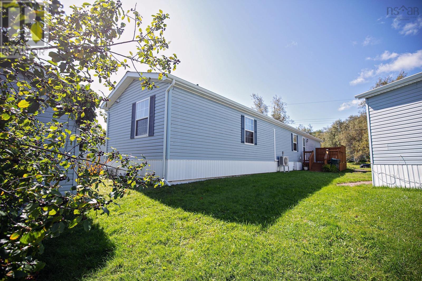 27 Fernwood Drive, Amherst — photo 4