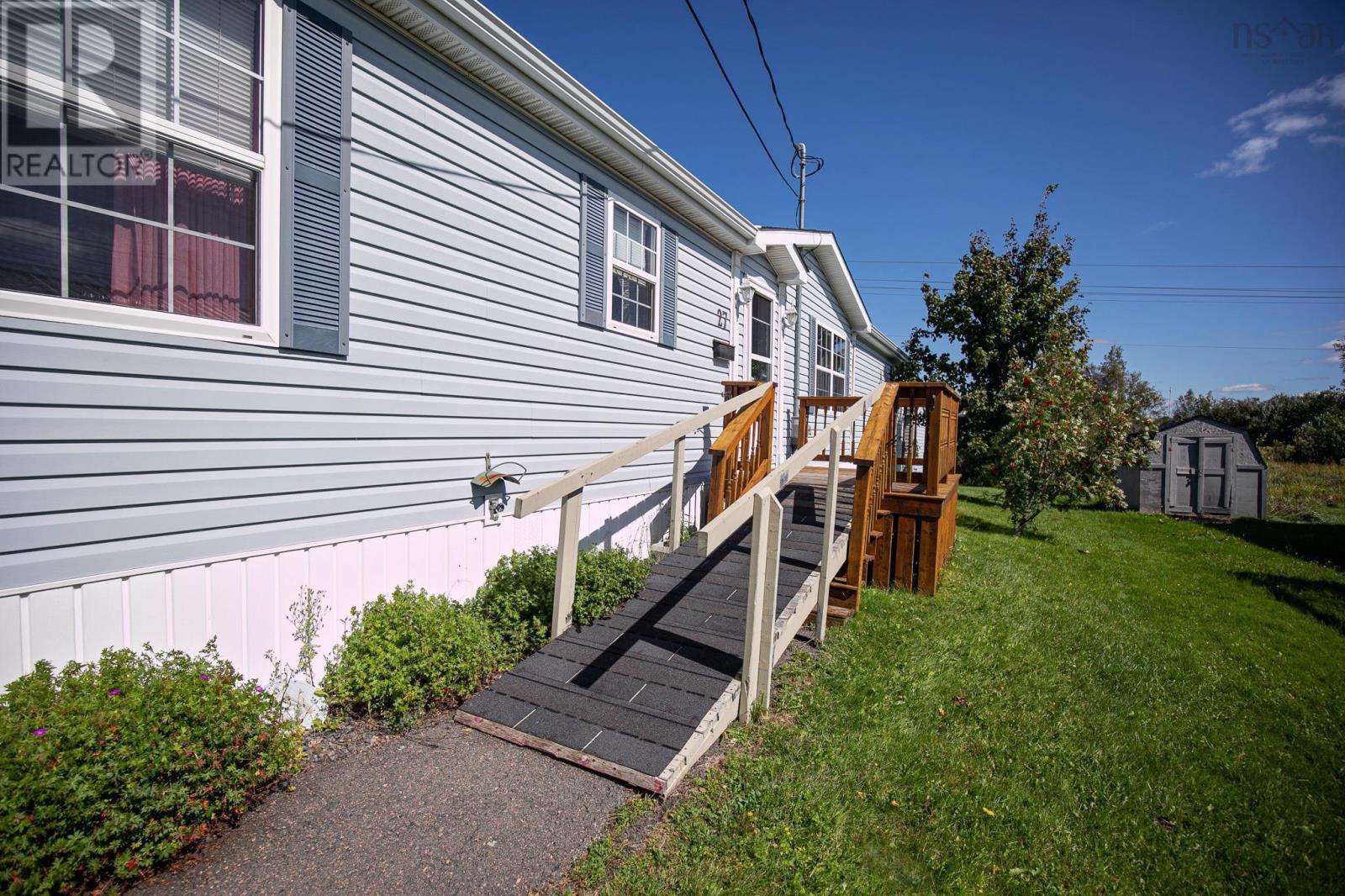 27 Fernwood Drive, Amherst — photo 8