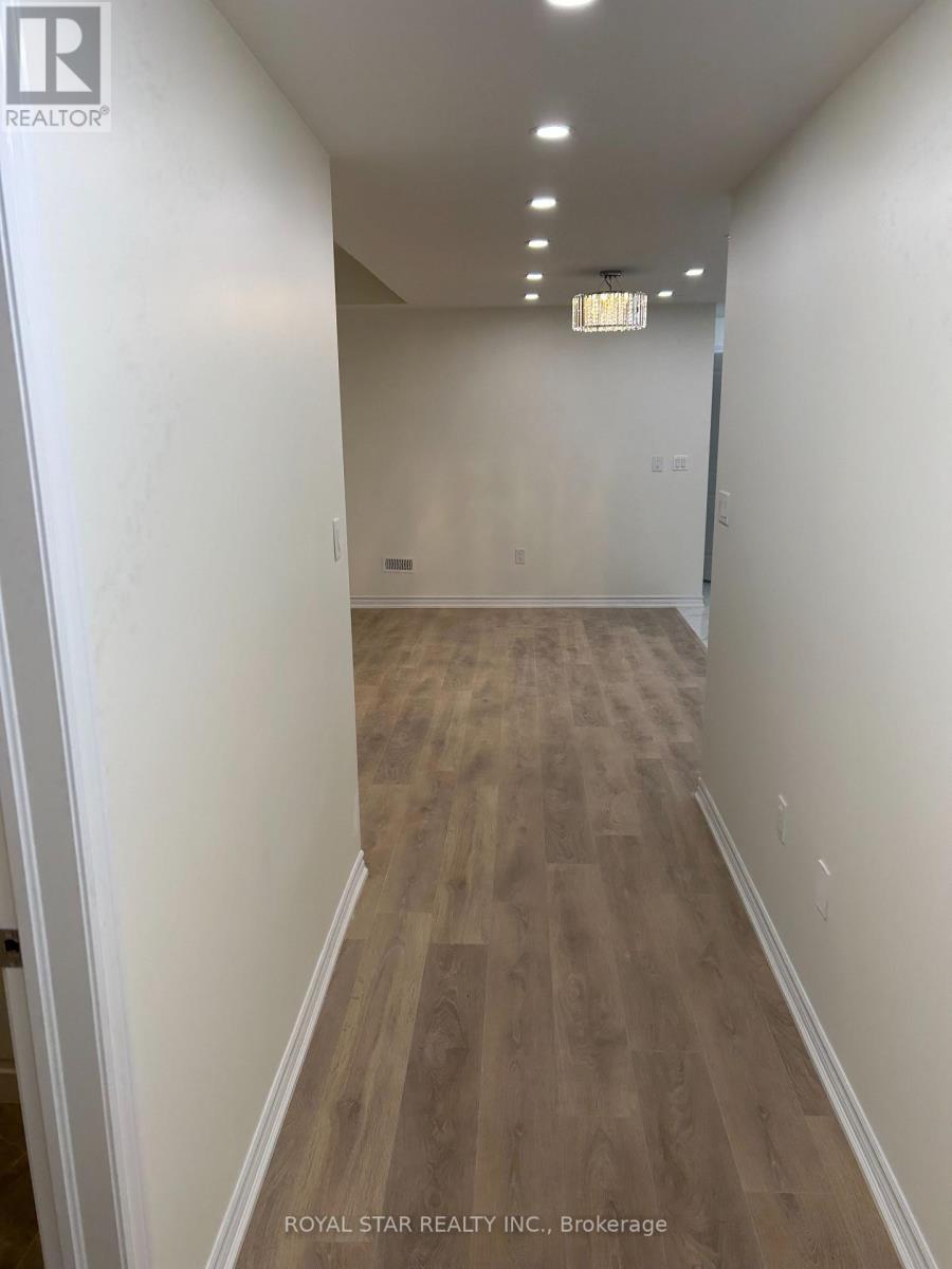 BSMT - 31 HALLARAN ROAD, Oakville (GO Glenorchy)