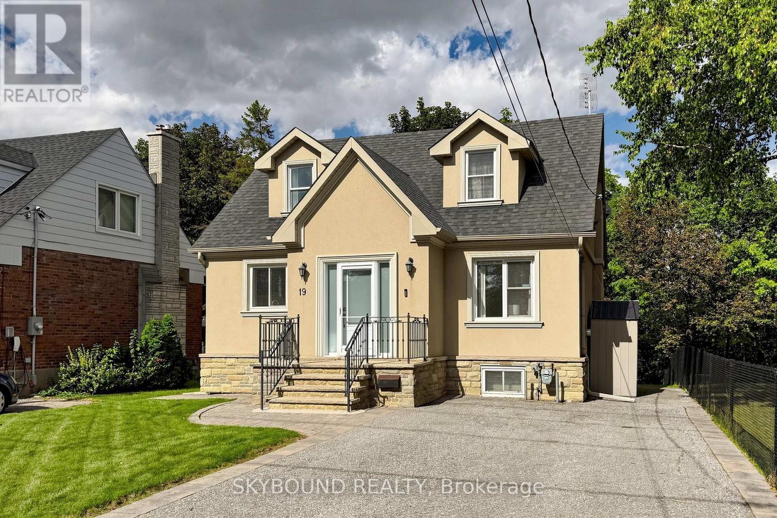 19 RIVERVIEW HEIGHTS, Toronto (Humber Heights) — photo 2