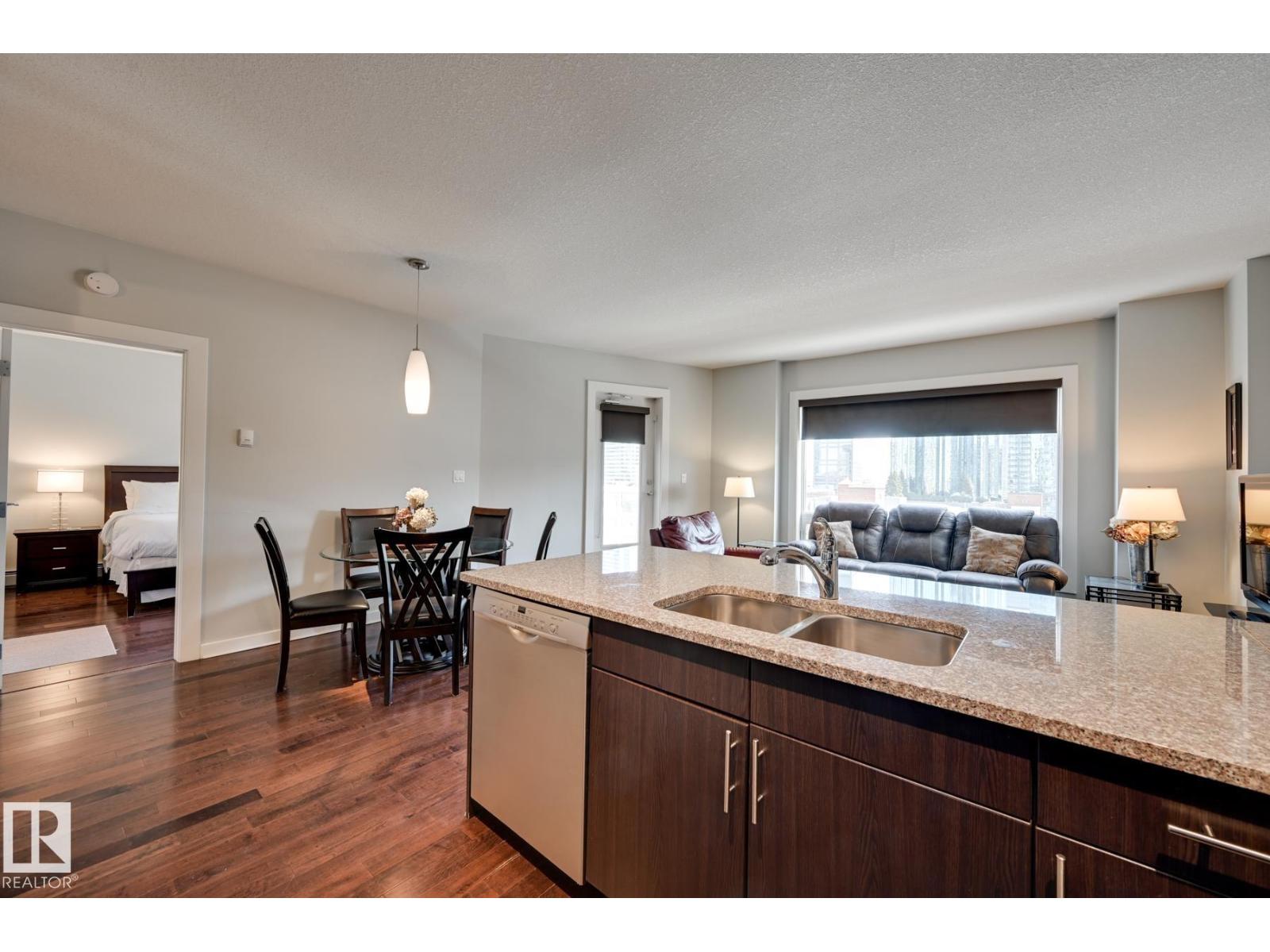 #802 10152 104 ST NW - 7