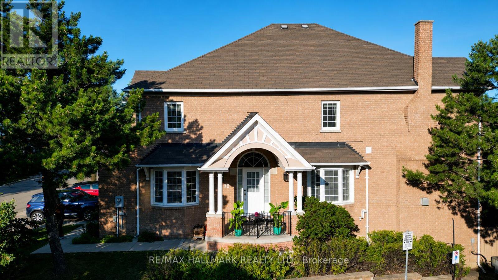 70 - 190 HARDING BLVD BOULEVARD W, Richmond Hill (North Richvale) — photo 1