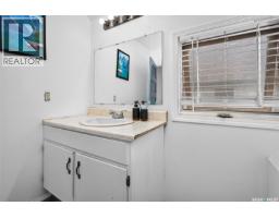 1169 1st Avenue Nw, Moose Jaw, SK S6H3N4 Photo 35