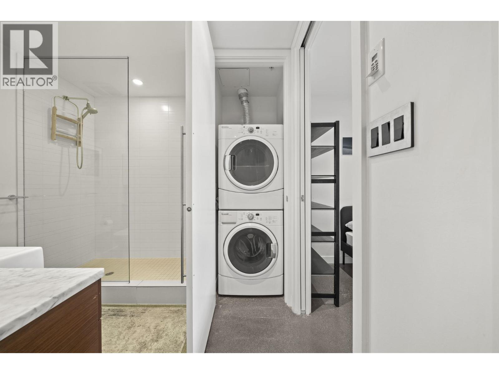 413 256 E 2ND AVENUE, Vancouver