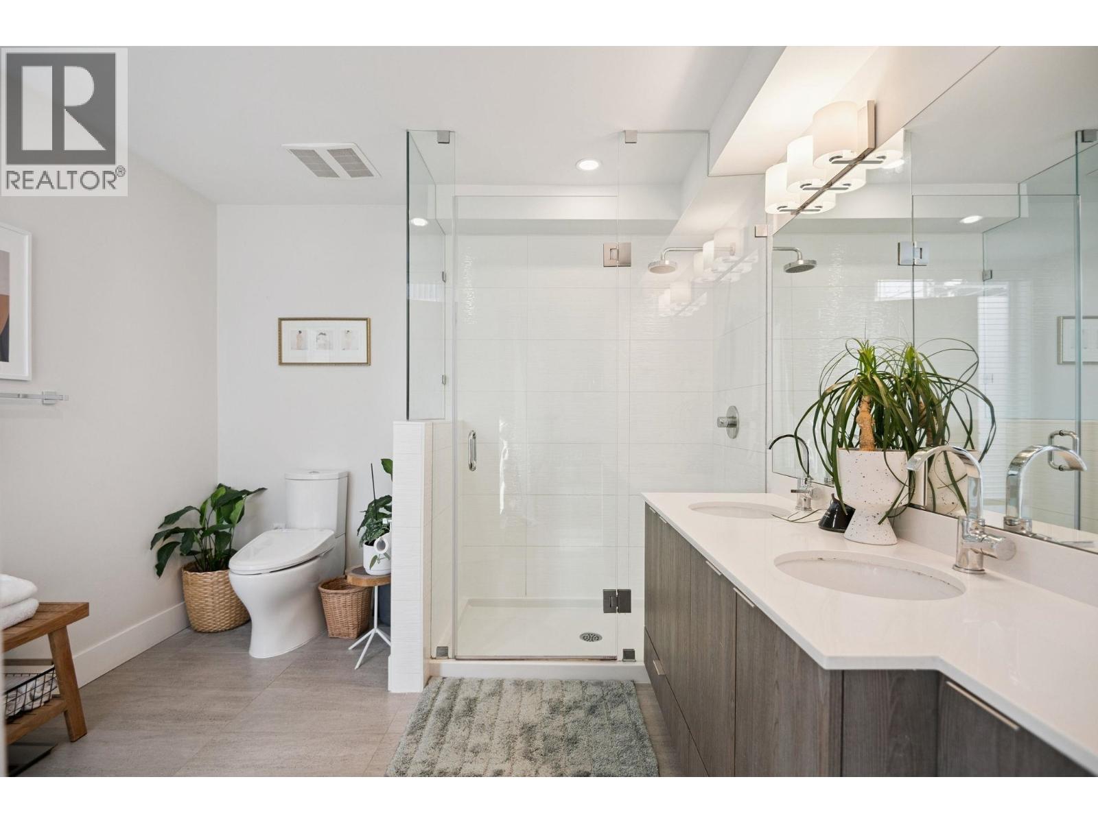 13 531 E 16TH AVENUE, Vancouver