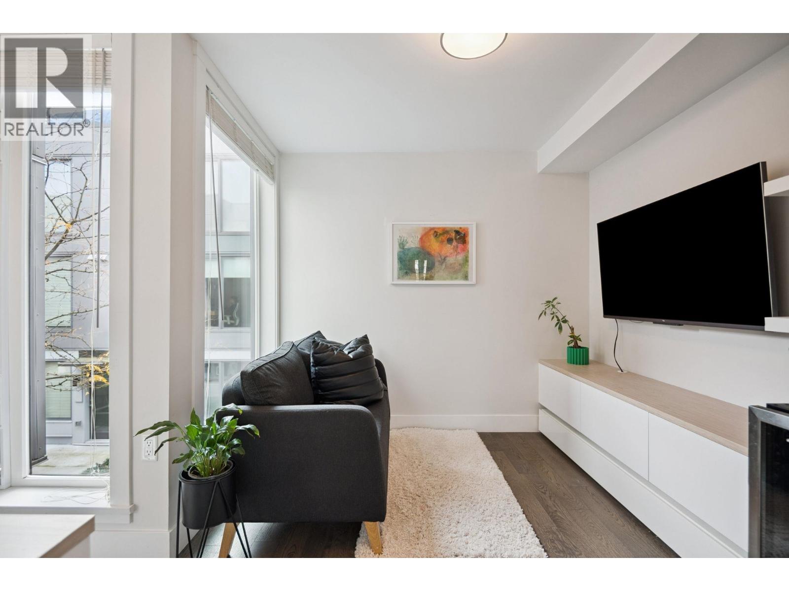 13 531 E 16TH AVENUE, Vancouver