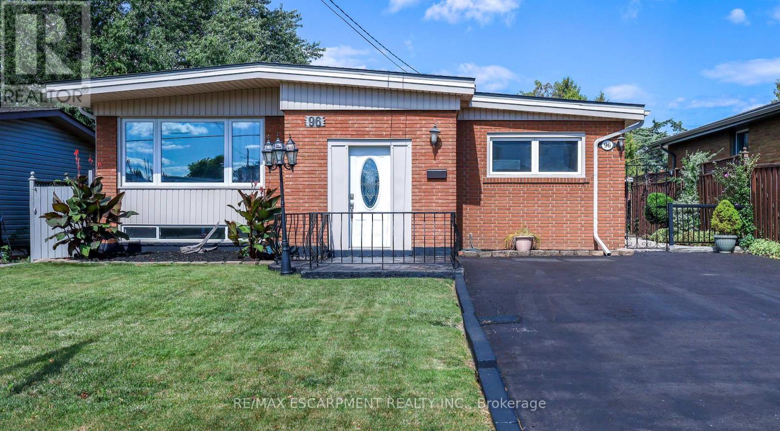 96 FIELDING CRESCENT, Hamilton (Lawfield) — photo 2