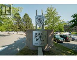 819 Sangster Place, New Westminster, BC V3L4L7 Photo 17
