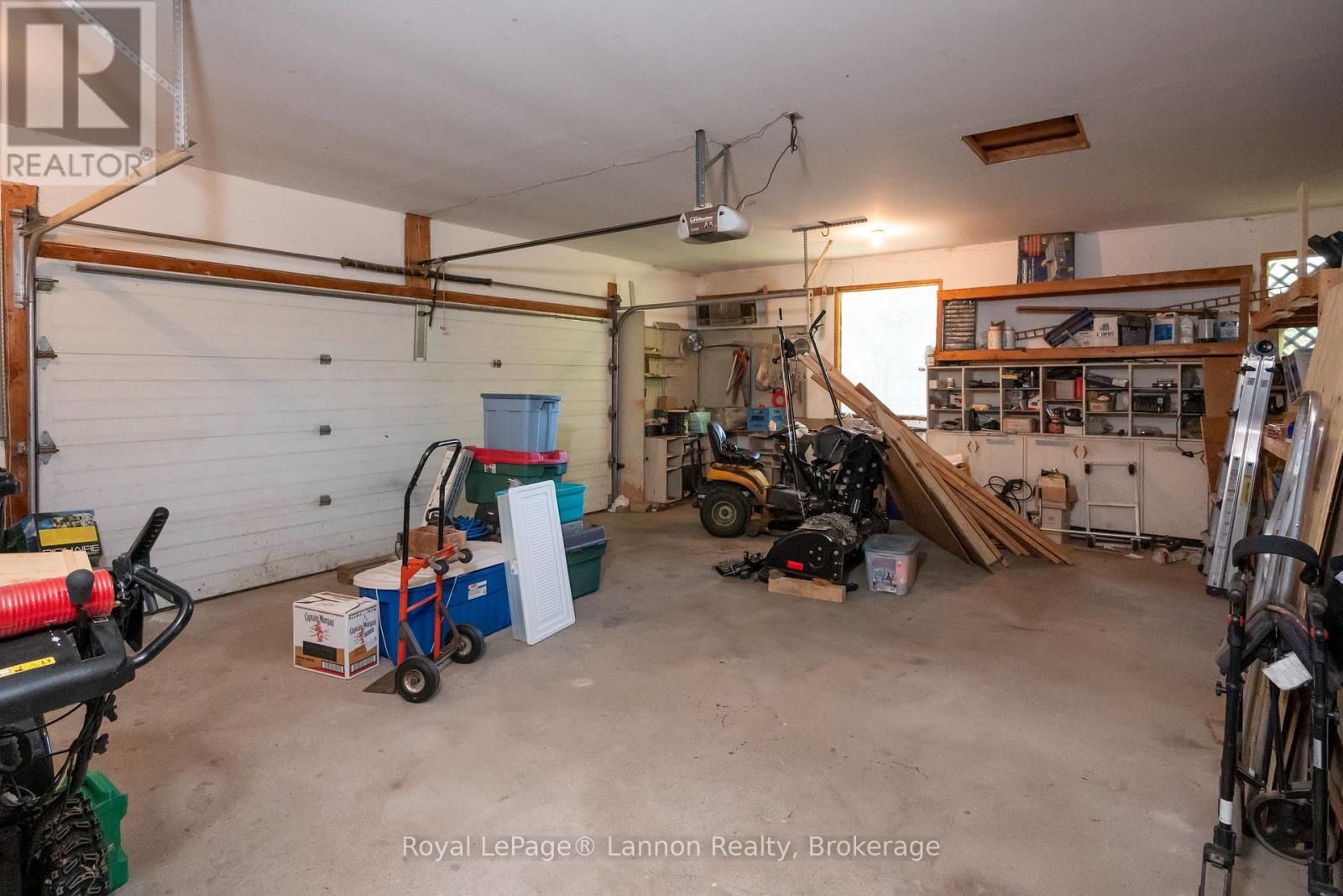 1319 VICTOR STREET - Image 37