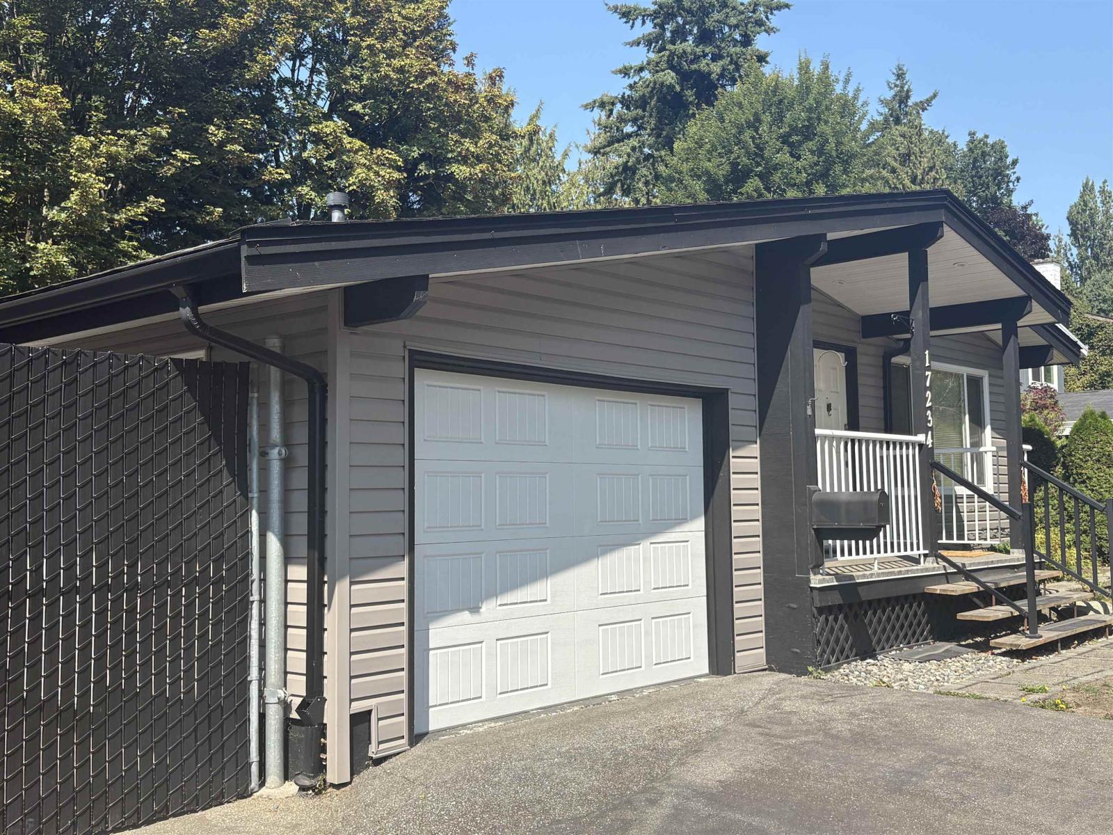 17234 JERSEY DRIVE, Surrey — photo 2