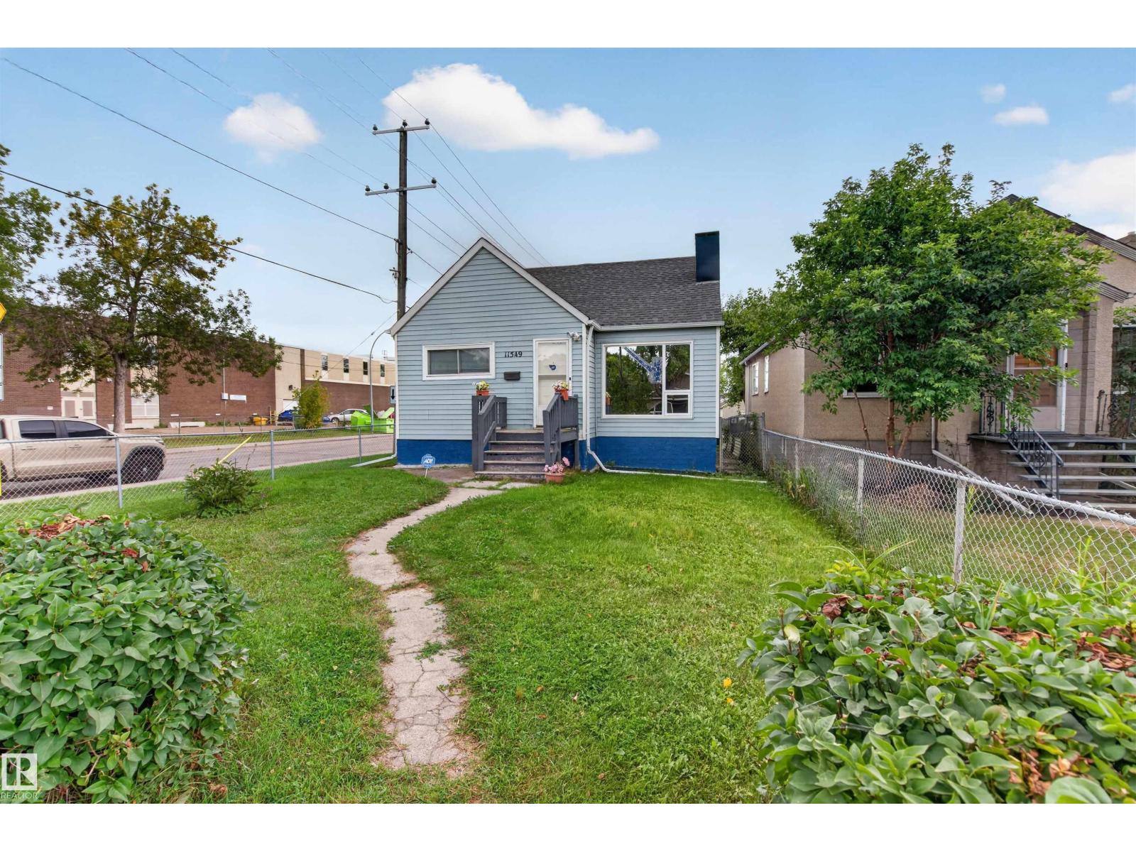 11549 82 ST NW - 28