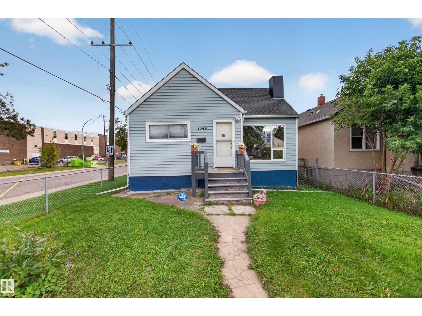 11549 82 ST NW - 29