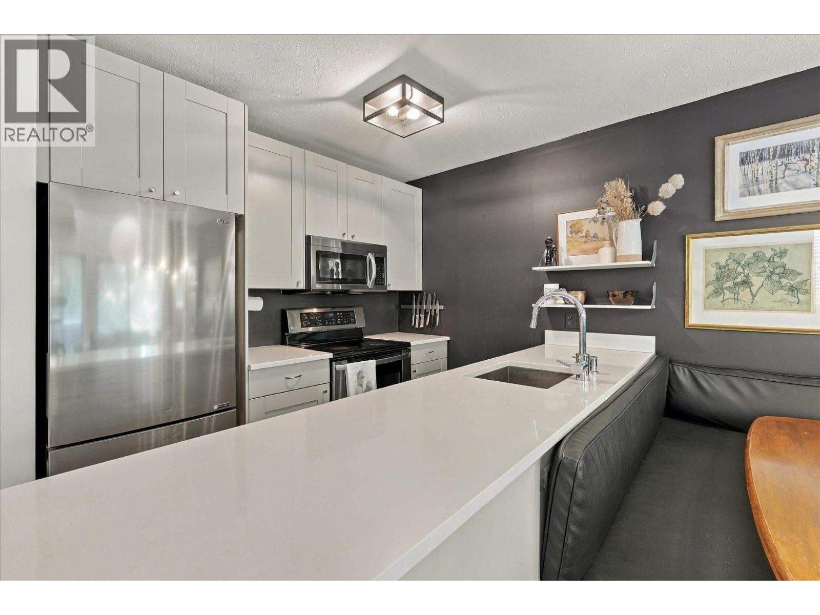 4 2014 LONDON LANE, Whistler — photo 6