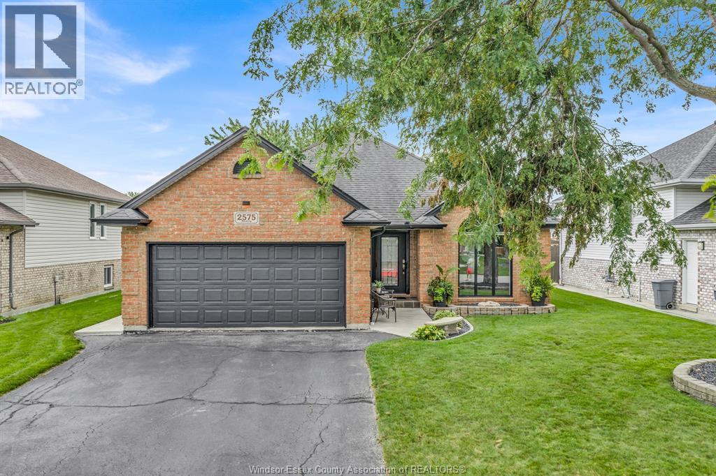 2575 WILDBERRY, Tecumseh