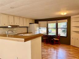 233 Meadows Crescent, Brandon, MB R7A5Y5 Photo 6