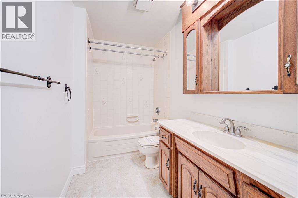 11 BROCK Road S - Image 23