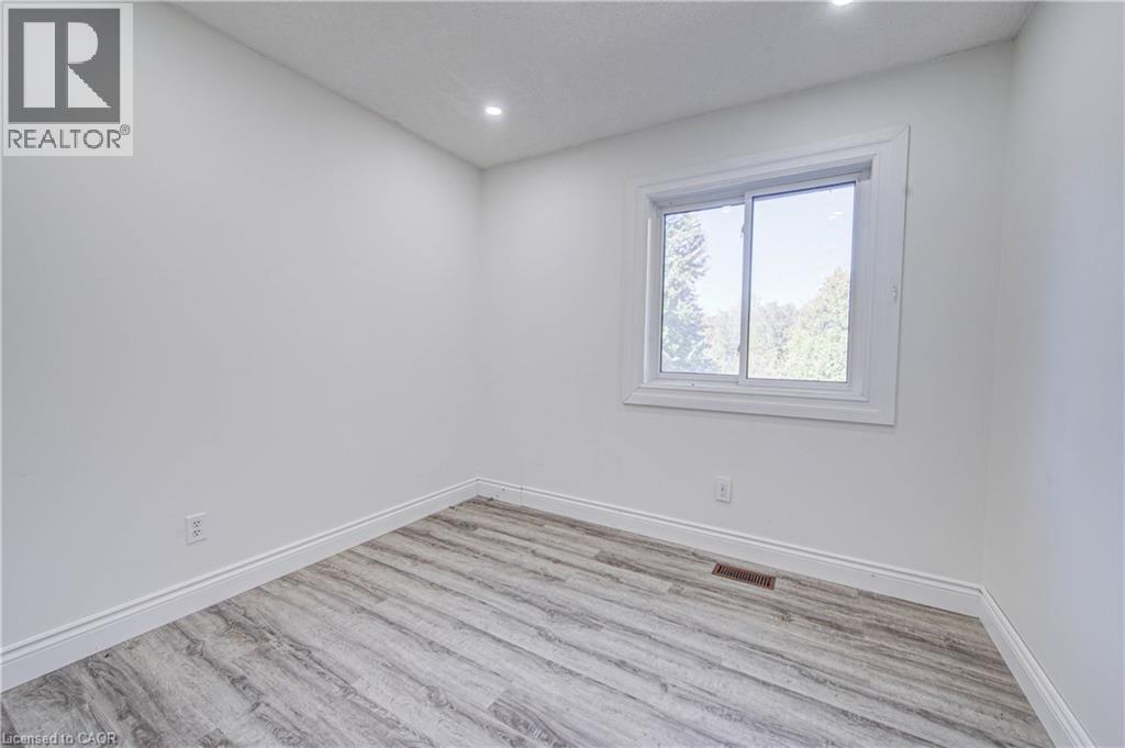 11 BROCK Road S - Image 26