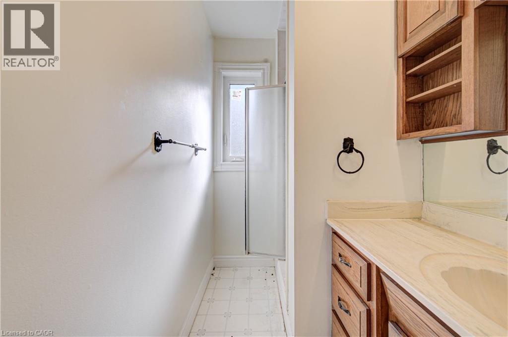11 BROCK Road S - Image 32