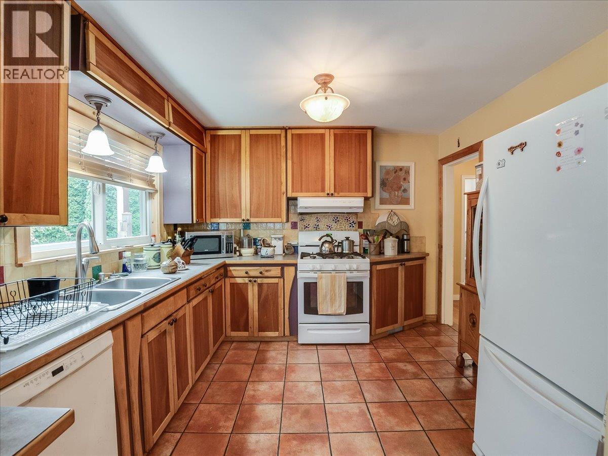 908 Fifth Street, Nelson